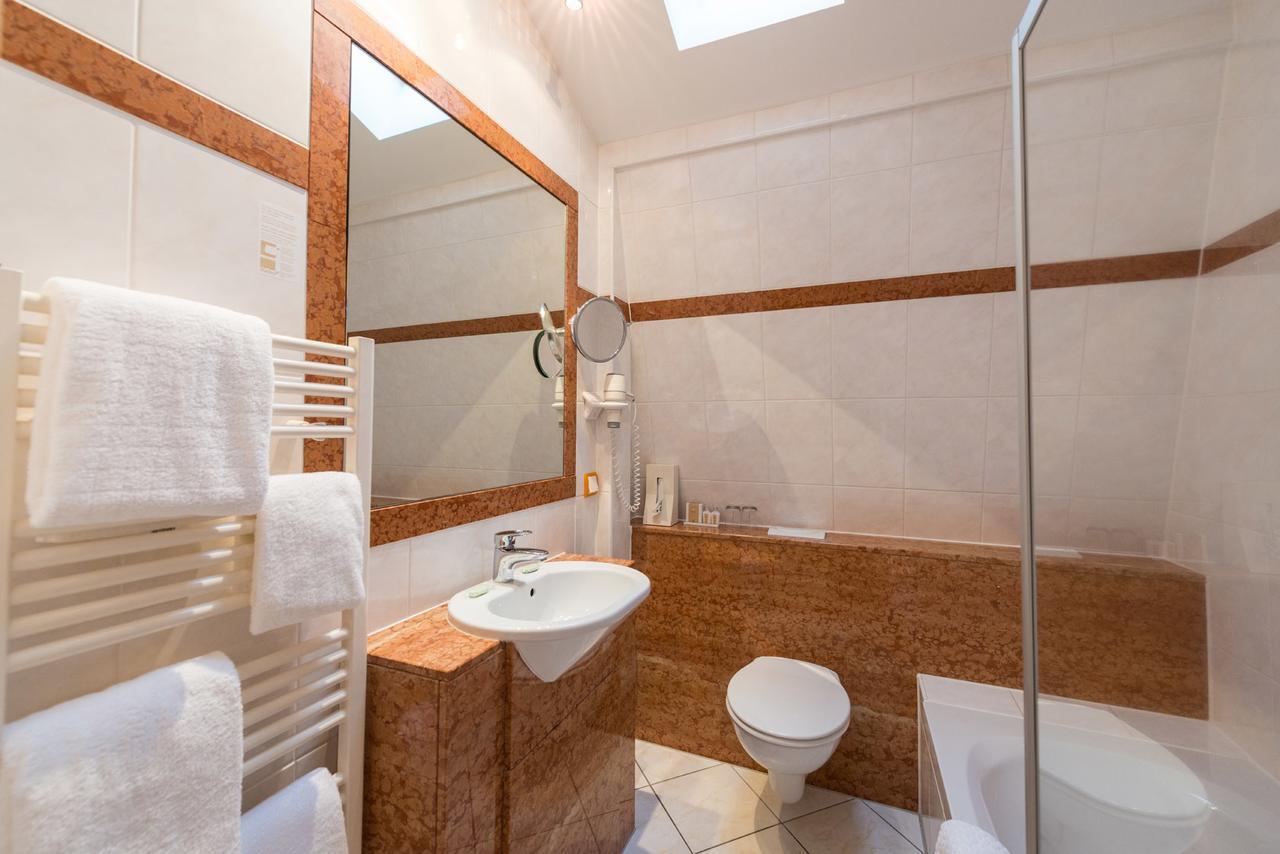 Hotel Heinz Höhr-Grenzhausen Værelse billede